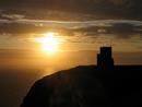 Sonnenuntergang beim O'Briens Tower, Cliffs of Moher, Irland
