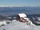 Während es im Tal noch grün ist, startet am Zirbitz die Schitourensaison