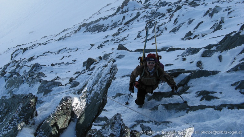 Kurz unterhalb der Erzherzog-Johann-Hütte beim Aufstieg zum Großglockner, Österreich 20090406_090352.jpg
