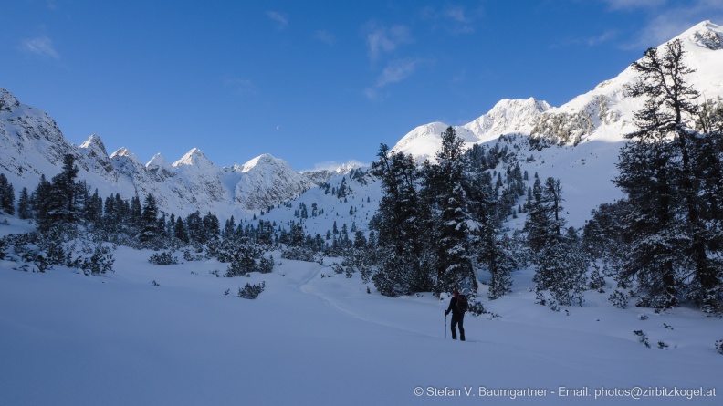 Aufstieg durchs Mittertal zur Vorderen Karlesspitze, Tirol, Österreich 20140223_083744_30.jpg