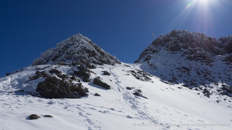 Kurz unterhalb des Gipfels des Rietzer Grieskogels (2884 m), Stubaier Alpen, Tirol 20150328_094245.jpg