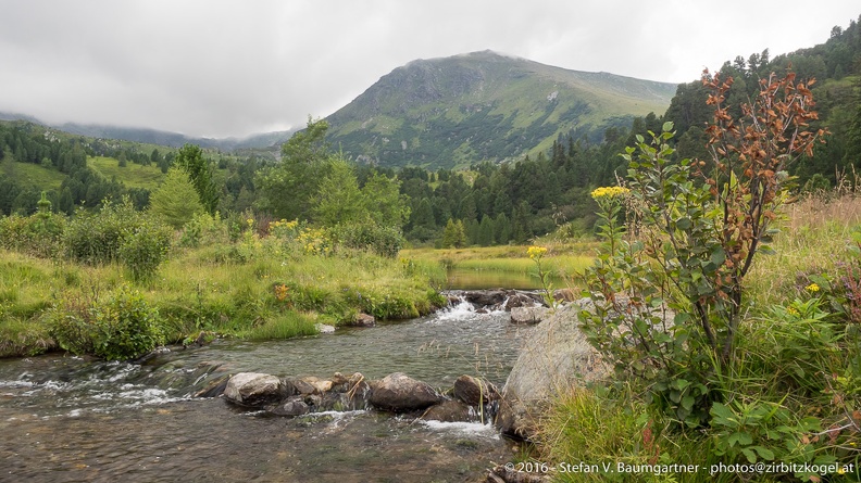 Abfluss des Kleinen Winterleitensees mit Kreiskogel im Hintergrund 20140818_131158.jpg