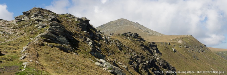 Blick zurück zum Zirbitzkogel-Schutzhaus bei der Wanderung Richtung Fuchskogel 20160827_124238.jpg