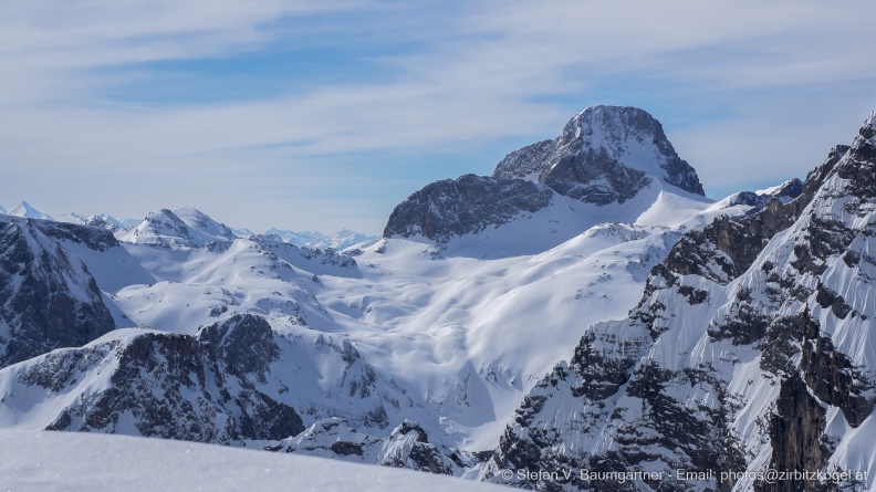 Großer Hundstod (2593 m), aufgenommen vom Gipfel des Dritten Watzmannkinds, Berchtesgaden, Bayern, Deutschland 20190304_103342.jpg